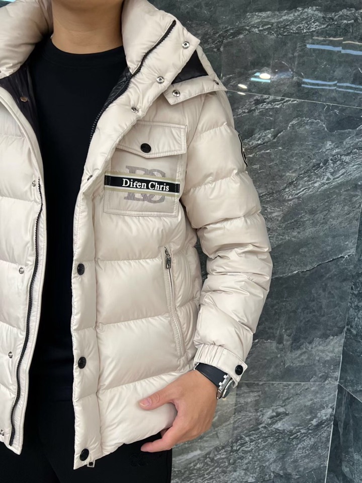 Dolce & Gabbana 杜嘉班纳25SS 秋冬男士时尚连帽羽绒服 轻奢时尚休闲风格，轻盈保暖柔软