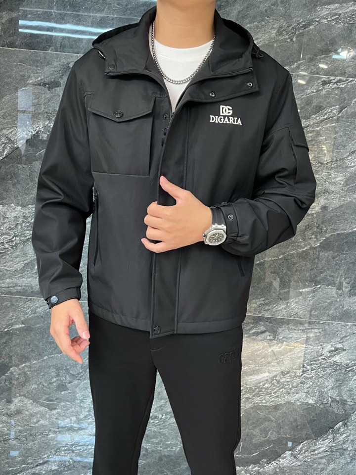 Dolce & Gabbana 杜嘉班纳25SS 秋冬新款翻领羽绒服夹克，经典永不过时，轻奢时尚休闲风格