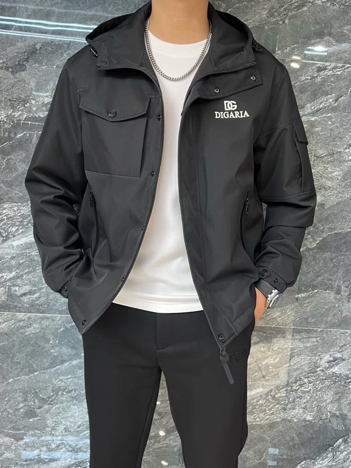 Dolce & Gabbana 杜嘉班纳25SS 秋冬新款翻领羽绒服夹克，经典永不过时，轻奢时尚休闲风格