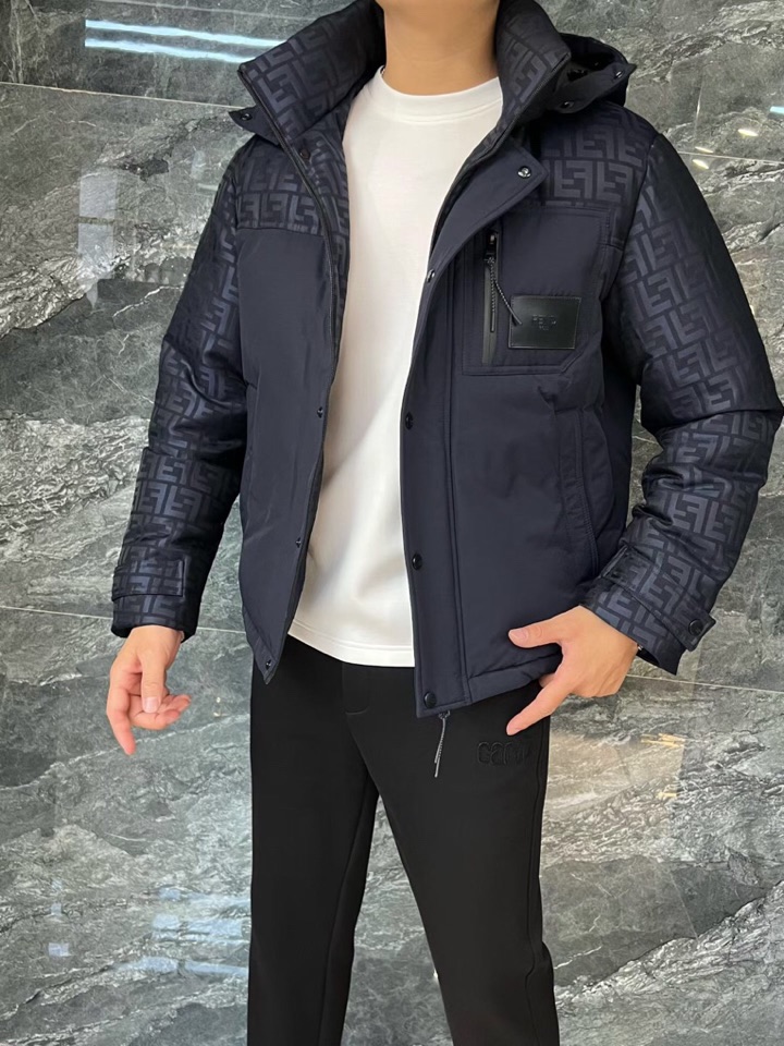 FENDI 芬迪25SS 秋冬男士时尚连帽羽绒服 轻奢时尚休闲风格，轻盈保暖柔软！低调系列时尚百搭，就是