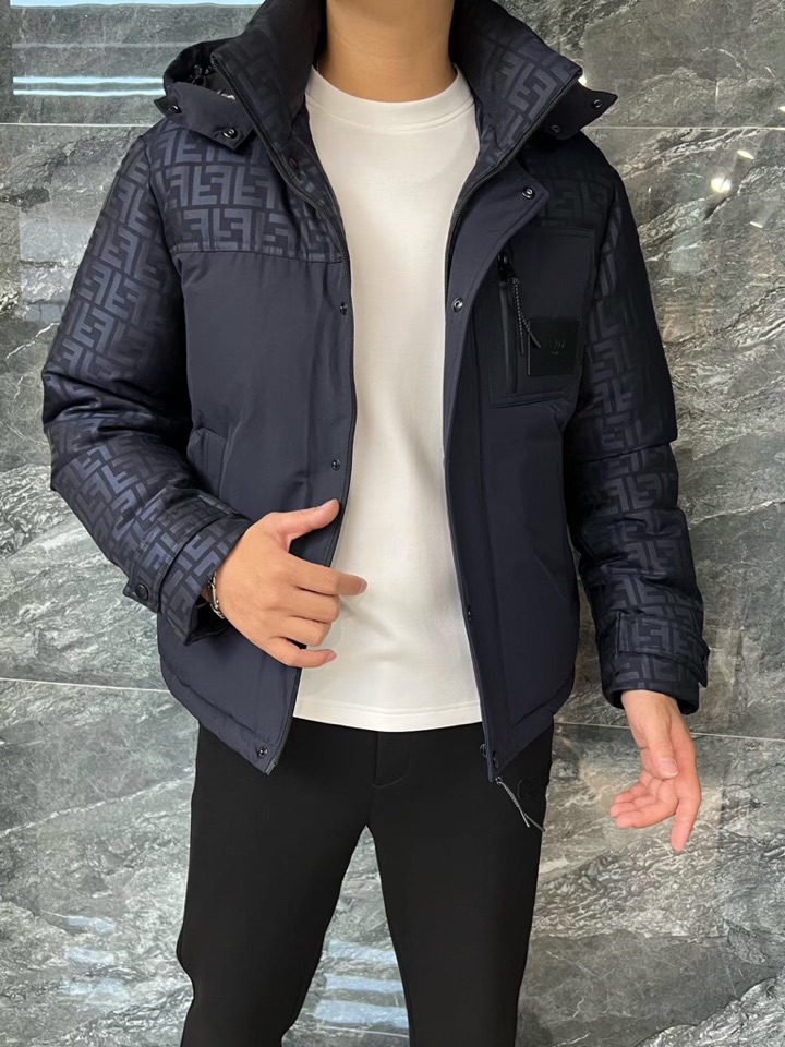 FENDI 芬迪25SS 秋冬男士时尚连帽羽绒服 轻奢时尚休闲风格，轻盈保暖柔软！低调系列时尚百搭，就是