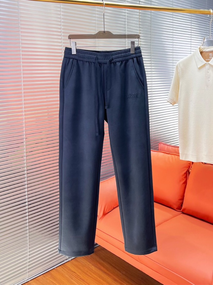 LOEWE 罗意威2025秋冬新款休闲裤！官网同步发售。品牌经典LOGO休闲裤 ，定制面料，舒适度极好，