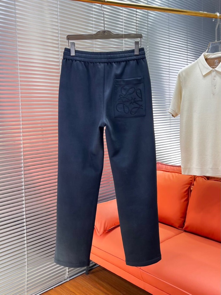 LOEWE 罗意威2025秋冬新款休闲裤！官网同步发售。品牌经典LOGO休闲裤 ，定制面料，舒适度极好，