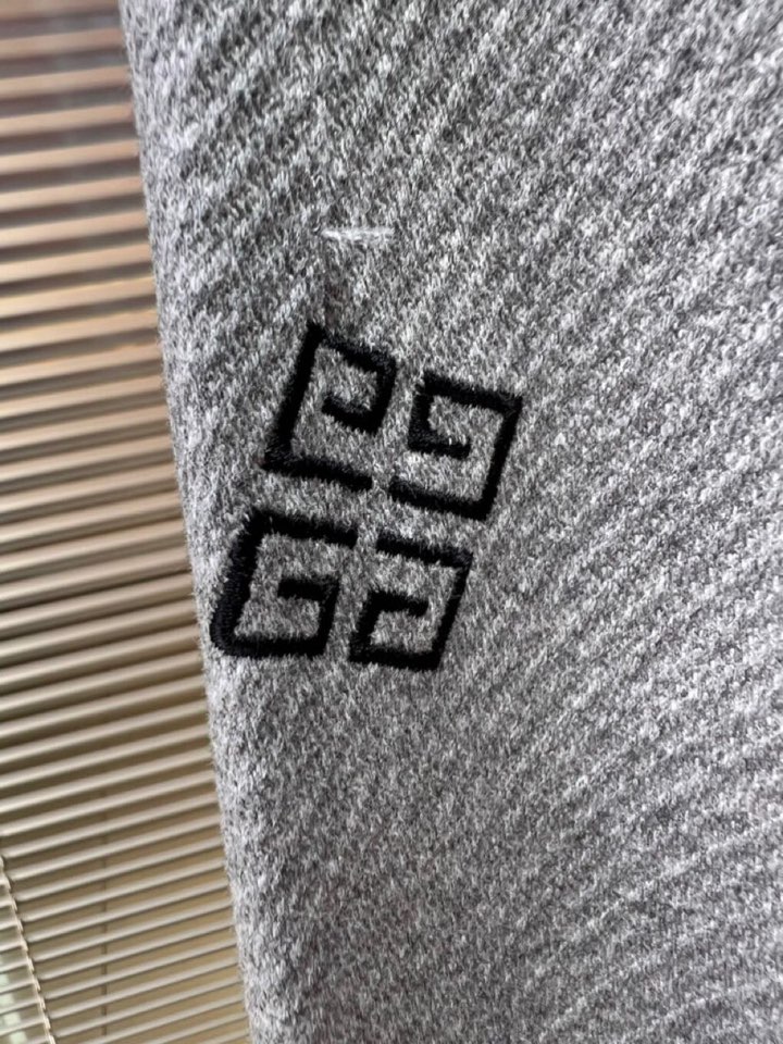 Givenchy 纪梵希2025秋冬新款休闲裤！官网同步发售。品牌经典LOGO休闲裤 ，定制面料，舒适度