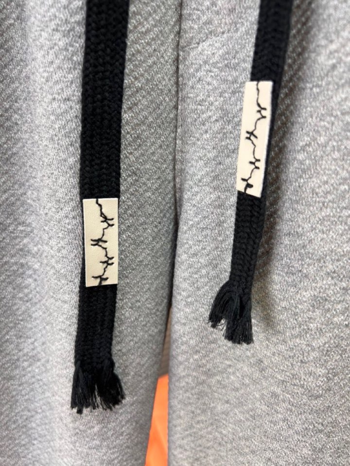 Givenchy 纪梵希2025秋冬新款休闲裤！官网同步发售。品牌经典LOGO休闲裤 ，定制面料，舒适度