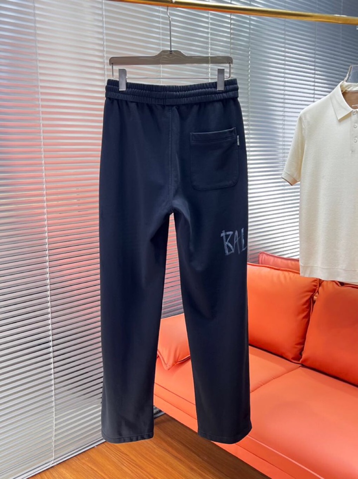 BALENCIAGA 巴黎世家2025秋冬新款休闲裤！官网同步发售。品牌经典LOGO休闲裤 ，定制面料，