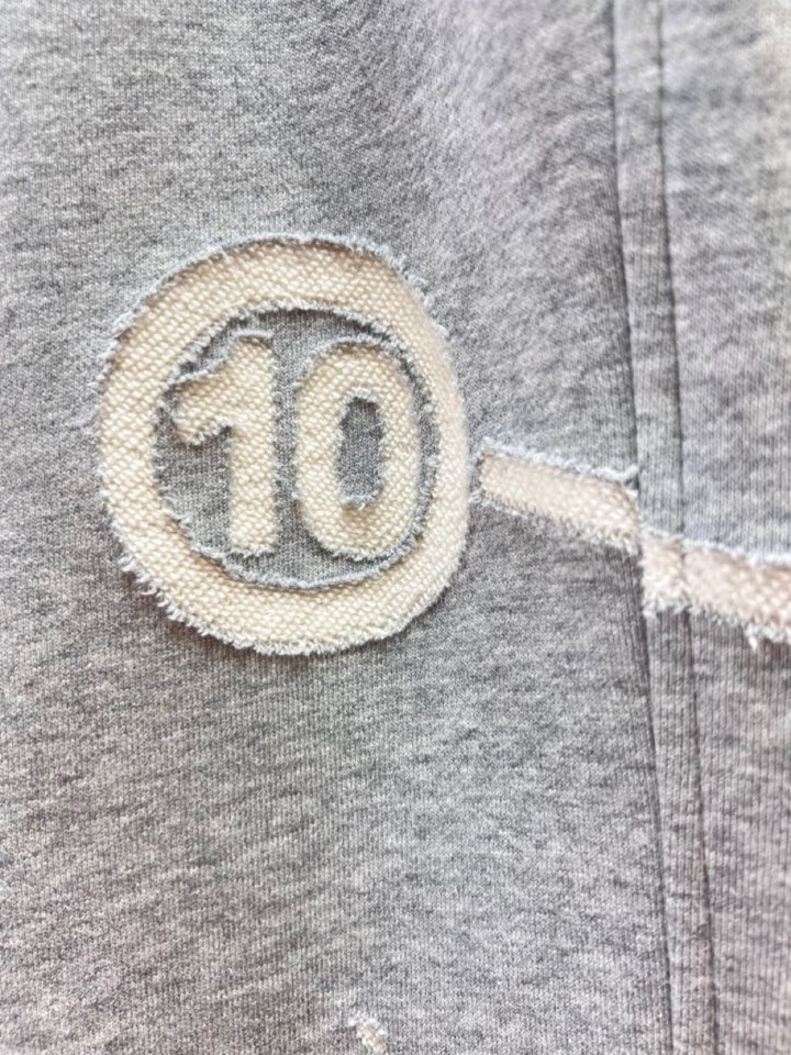 MML Maison Margiela 马吉拉2025秋冬新款休闲裤！官网同步发售。品牌经典LOGO休闲