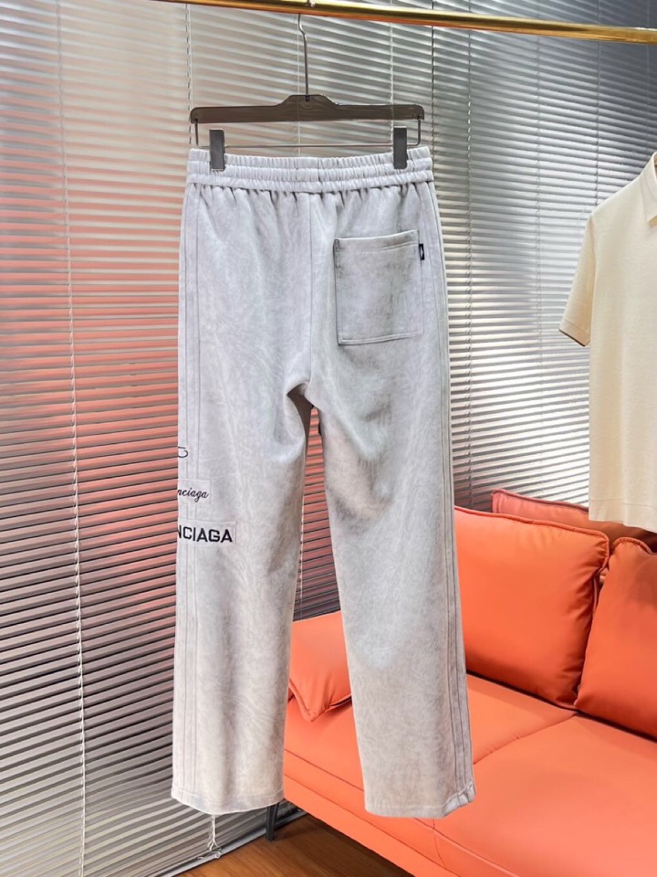 BALENCIAGA 巴黎世家2025秋冬新款休闲裤！官网同步发售。品牌经典LOGO休闲裤 ，定制面料，