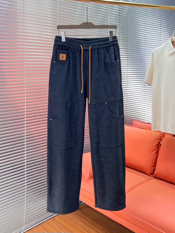 Louis Vuitton 路易威登 LV 驴牌2025秋冬新款休闲裤！官网同步发售。品牌经典LOGO休