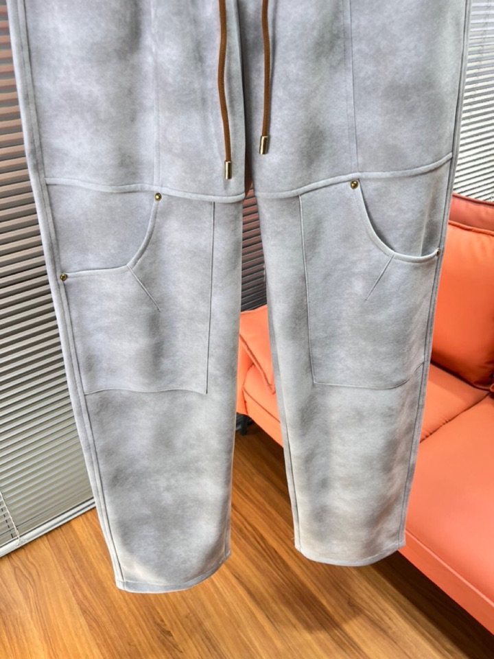 Louis Vuitton 路易威登 LV 驴牌2025秋冬新款休闲裤！官网同步发售。品牌经典LOGO休