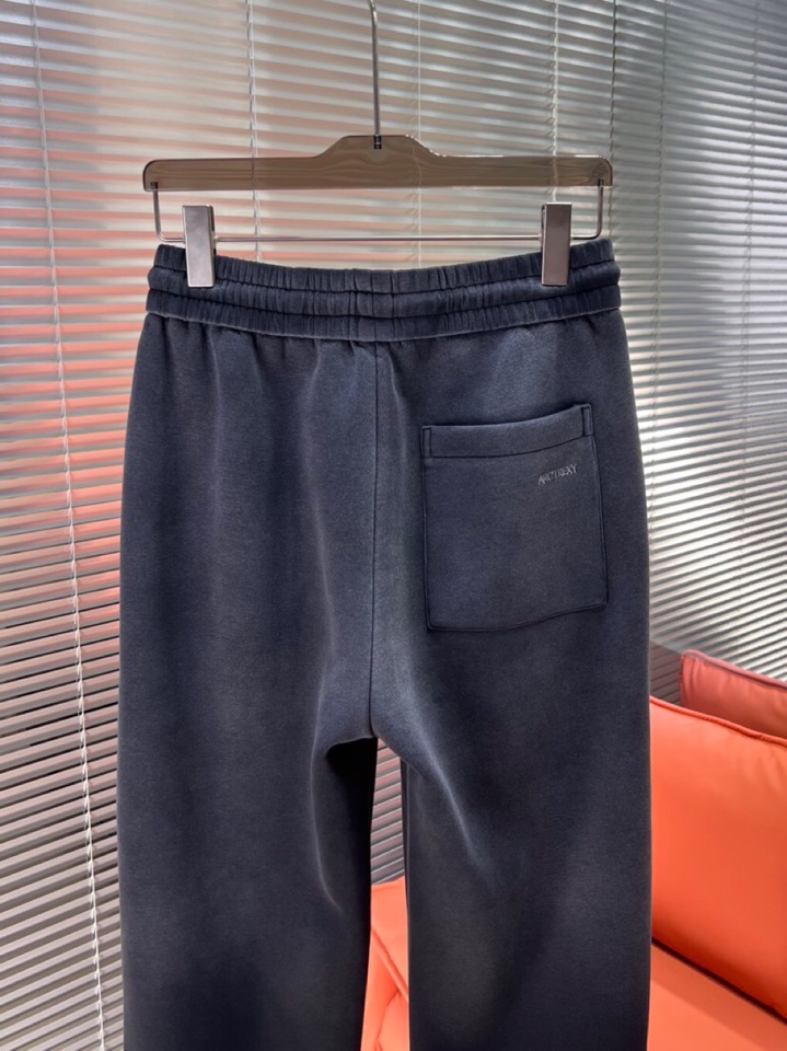 (Arcteryx）始祖鸟2025秋冬新款休闲裤！官网同步发售。品牌经典LOGO休闲裤 ，定制面料，舒适