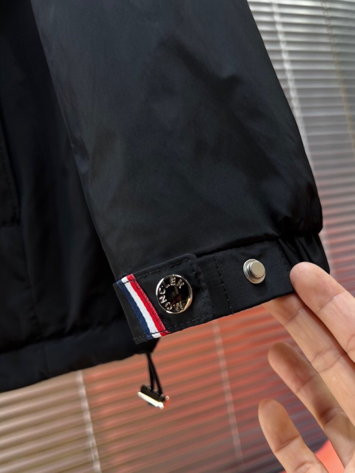 Moncler 蒙口2025秋冬棉服夹克外套，定制原版logo五金，精致工艺面料，顶级元素融合打造，潮男