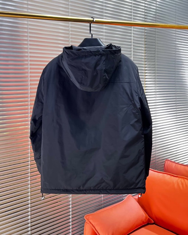 Moncler 蒙口2025秋冬棉服夹克外套，定制原版logo五金，精致工艺面料，顶级元素融合打造，潮男