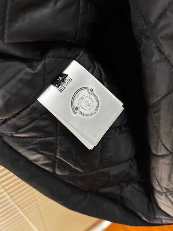 Moncler 蒙口2025秋冬棉服夹克外套，定制原版logo五金，精致工艺面料，顶级元素融合打造，潮男