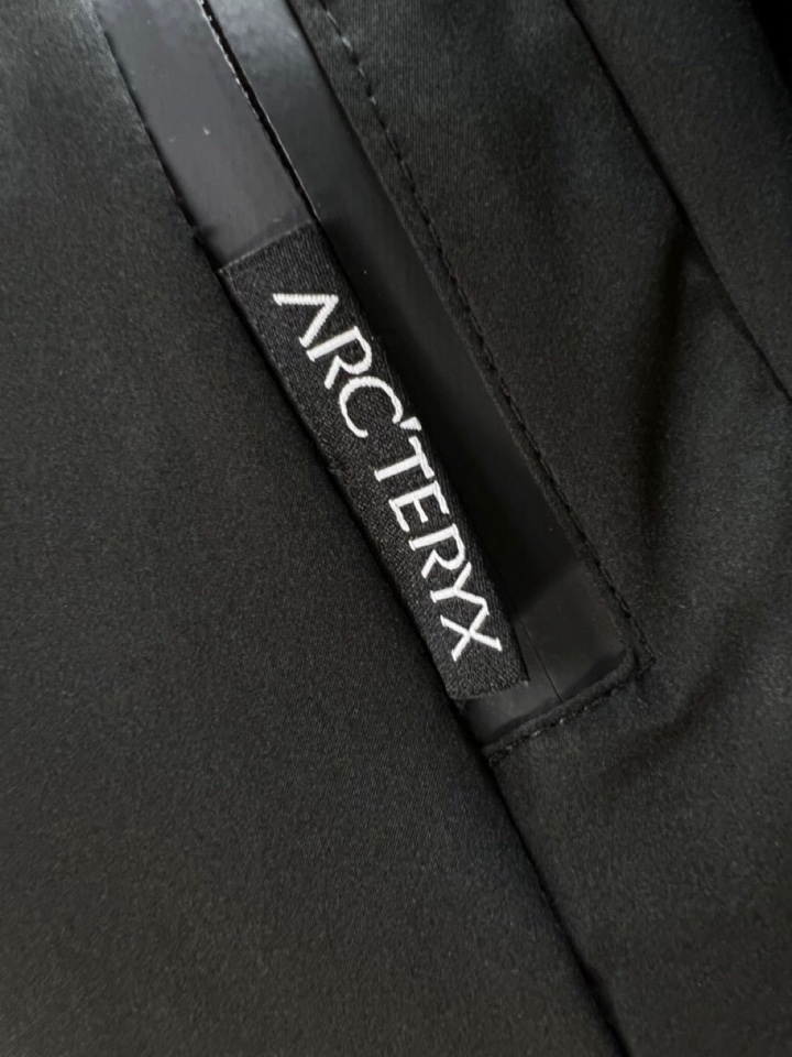 (Arcteryx）始祖鸟2025秋冬棉服夹克外套，定制原版logo五金，精致工艺面料，顶级元素融合打造