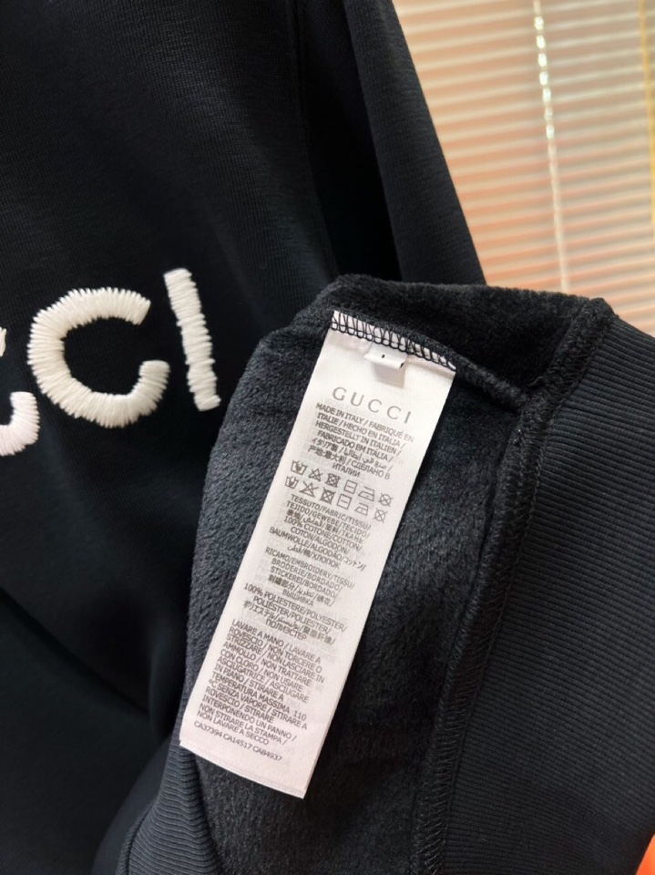 Gucci 古奇2025Ss秋冬新款圆领加绒卫衣，精美工艺圆领款，特制纯棉420克面料，柔软贴身科技面料