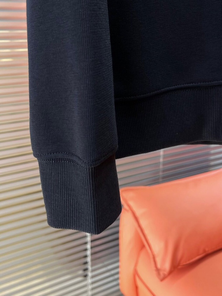 Gucci 古奇2025Ss秋冬新款圆领加绒卫衣，精美工艺圆领款，特制纯棉420克面料，柔软贴身科技面料