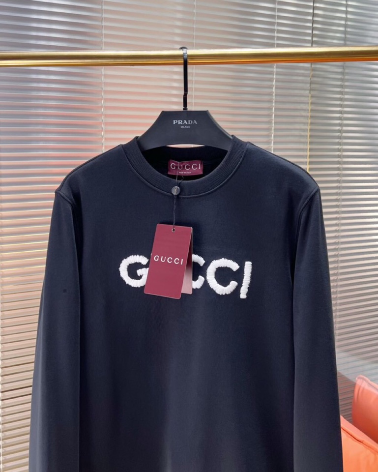 Gucci 古奇2025Ss秋冬新款圆领加绒卫衣，精美工艺圆领款，特制纯棉420克面料，柔软贴身科技面料