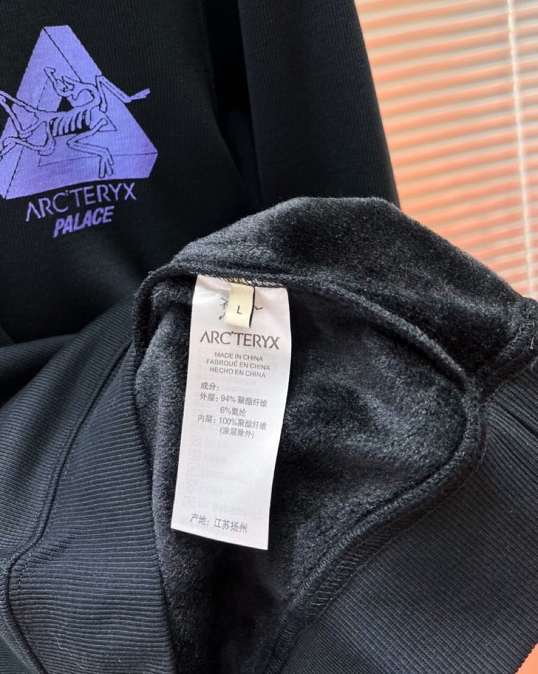 Gucci 古奇2025Ss秋冬新款圆领加绒卫衣，精美工艺圆领款，特制纯棉420克面料，柔软贴身科技面料