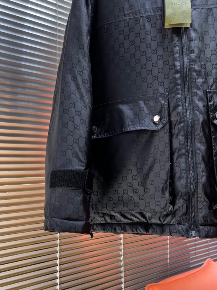Gucci 古奇 2025秋冬棉服夹克外套，定制原版logo五金，精致工艺面料，顶级元素融合打造，潮男时