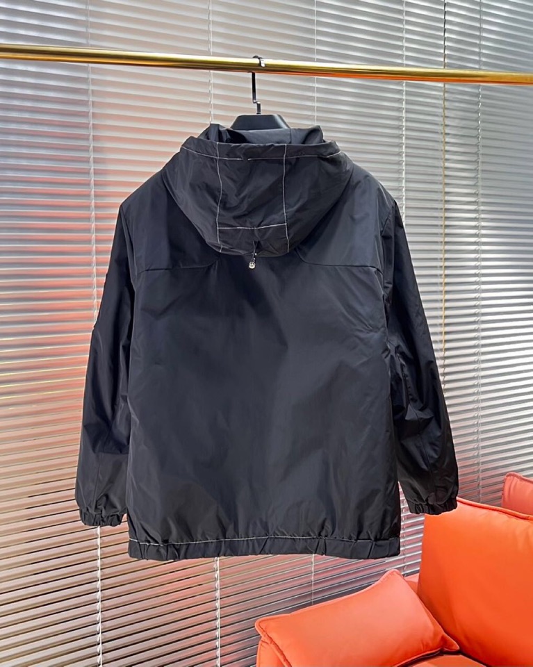 Prada 普拉达2025秋冬棉服夹克外套，定制原版logo五金，精致工艺面料，顶级元素融合打造，潮男时