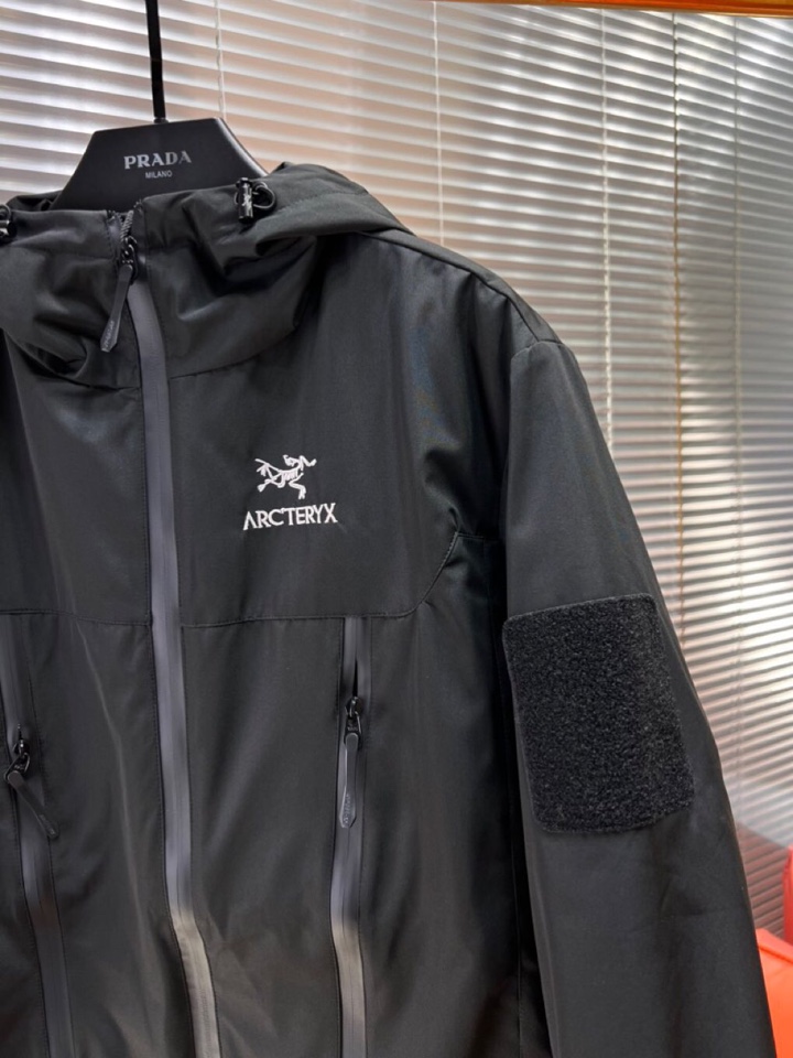 (Arcteryx）始祖鸟2025秋冬棉服夹克外套，定制原版logo五金，精致工艺面料，顶级元素融合打造