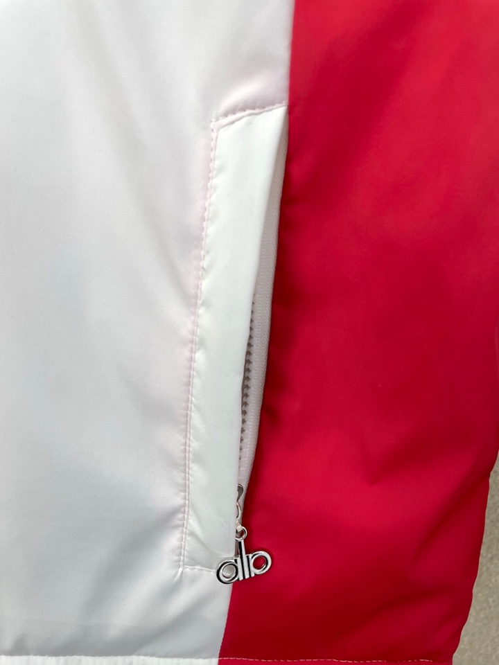 ALO YOGA💥独家专供最新时尚棉服夹克外套经典设计与颜值爆棚的外套 品质更是无法挑剔品控可以直接入手