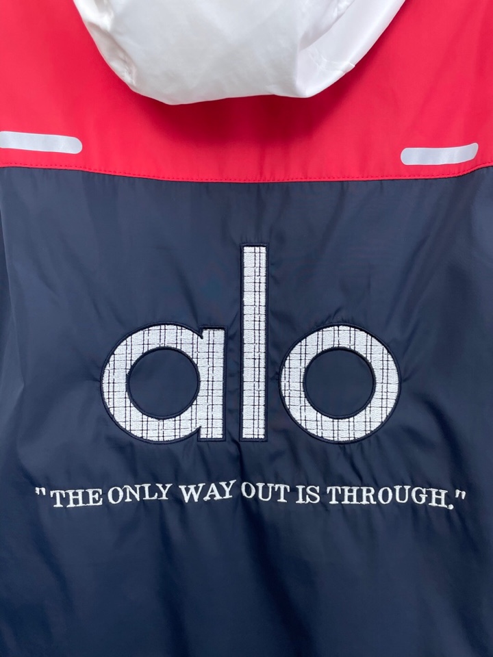 ALO YOGA💥独家专供最新时尚棉服夹克外套经典设计与颜值爆棚的外套 品质更是无法挑剔品控可以直接入手