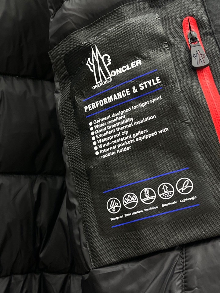 Moncler 蒙口秋冬经典滑雪系列高密度尼龙压胶防水连帽羽绒服夹克，男士刺绣徽章连帽立领户外功能性羽绒