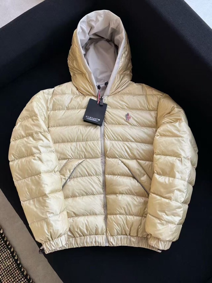 Moncler 蒙口2025冬季新品羽绒服外套，双面穿连帽羽绒服，码数：1--5（下单请报身高体重）