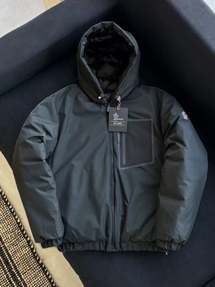 Moncler 蒙口2025冬季新品羽绒服外套，双面穿连帽羽绒服，码数：1--5（下单请报身高体重）