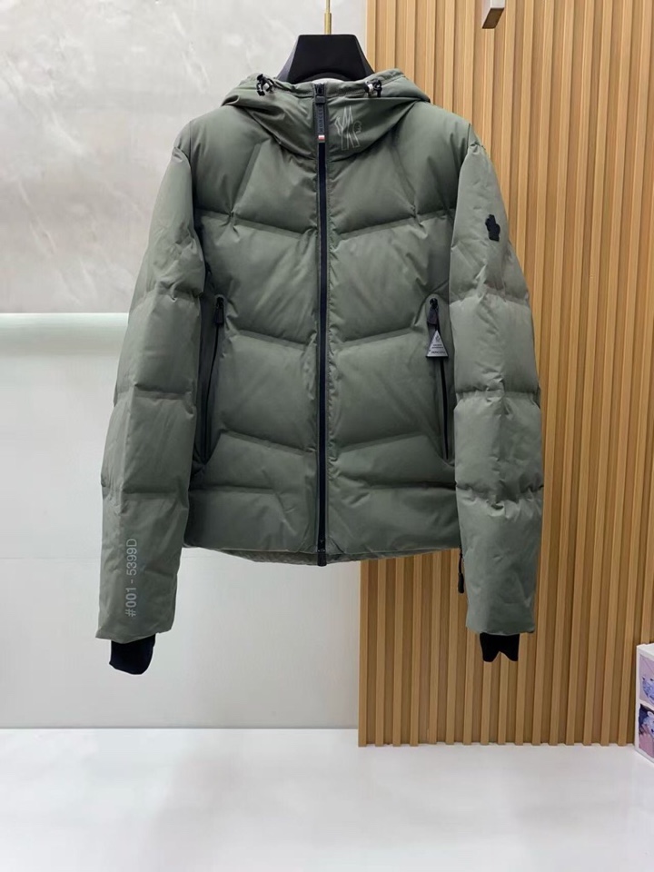 蒙口 2025秋冬新款🆕羽绒服 原版订制五金配件全进口原版定制 欢迎对比 绝对的高品质 采用顶级90白鸭