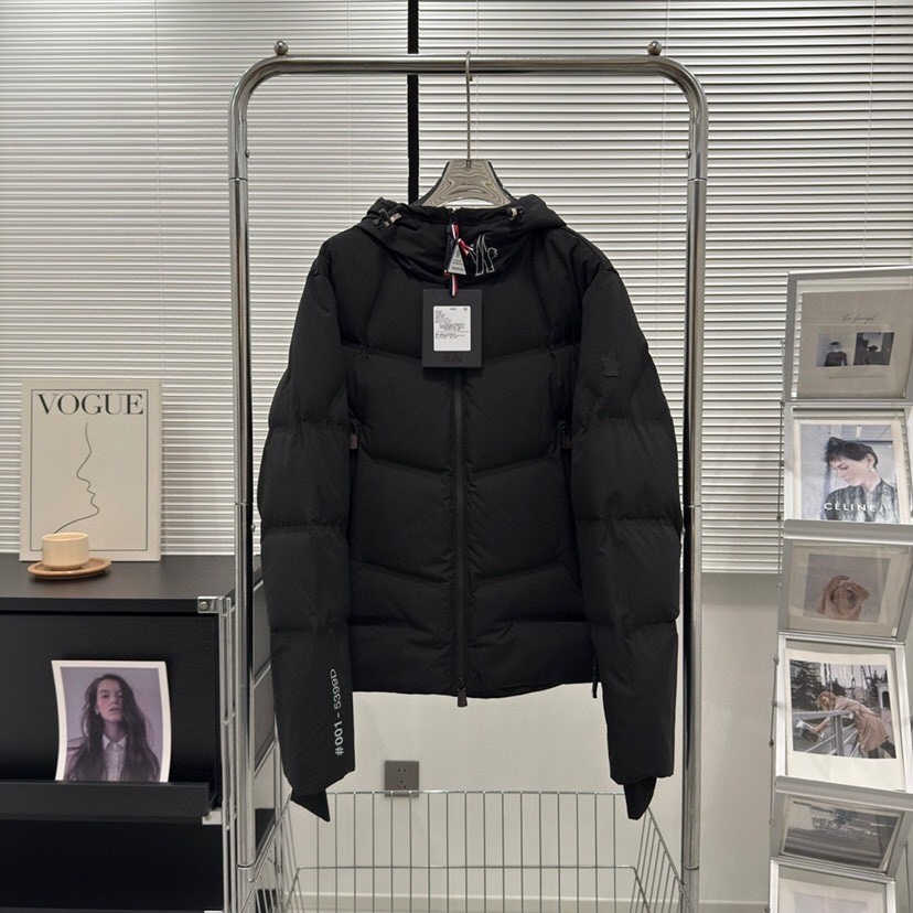 蒙口 2025秋冬新款🆕羽绒服 原版订制五金配件全进口原版定制 欢迎对比 绝对的高品质 采用顶级90白鸭