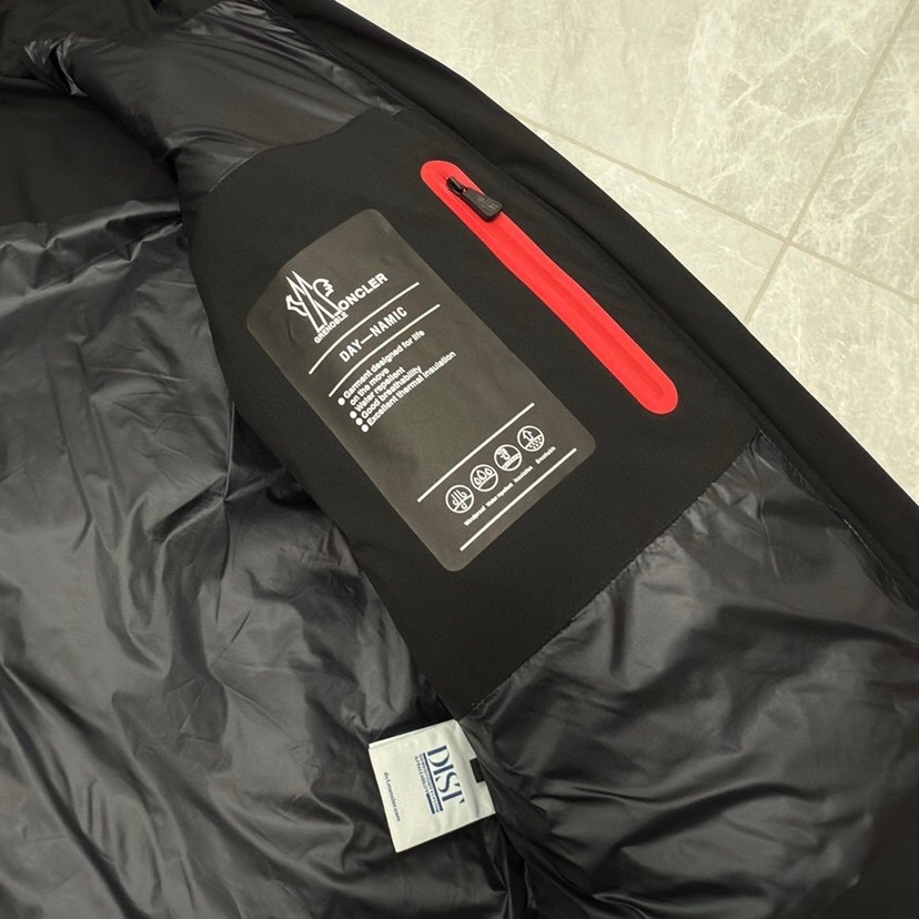 蒙口 2025秋冬新款🆕羽绒服 原版订制五金配件全进口原版定制 欢迎对比 绝对的高品质 采用顶级90白鸭