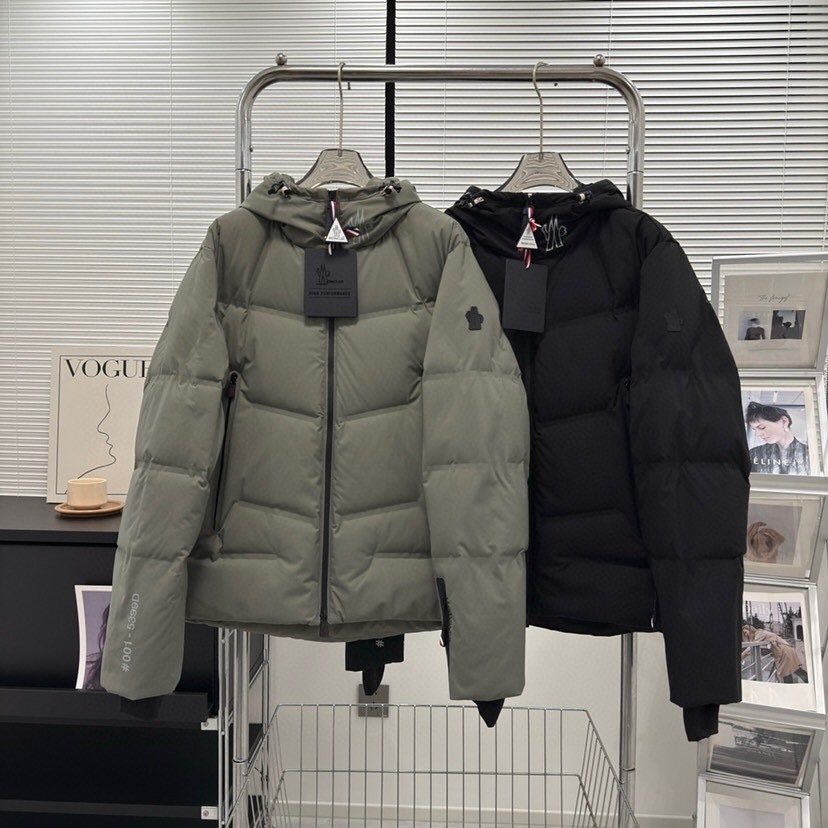 蒙口 2025秋冬新款🆕羽绒服 原版订制五金配件全进口原版定制 欢迎对比 绝对的高品质 采用顶级90白鸭