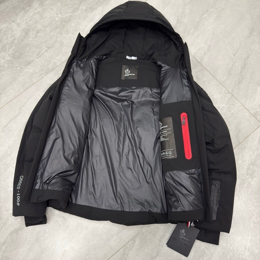 蒙口 2025秋冬新款🆕羽绒服 原版订制五金配件全进口原版定制 欢迎对比 绝对的高品质 采用顶级90白鸭