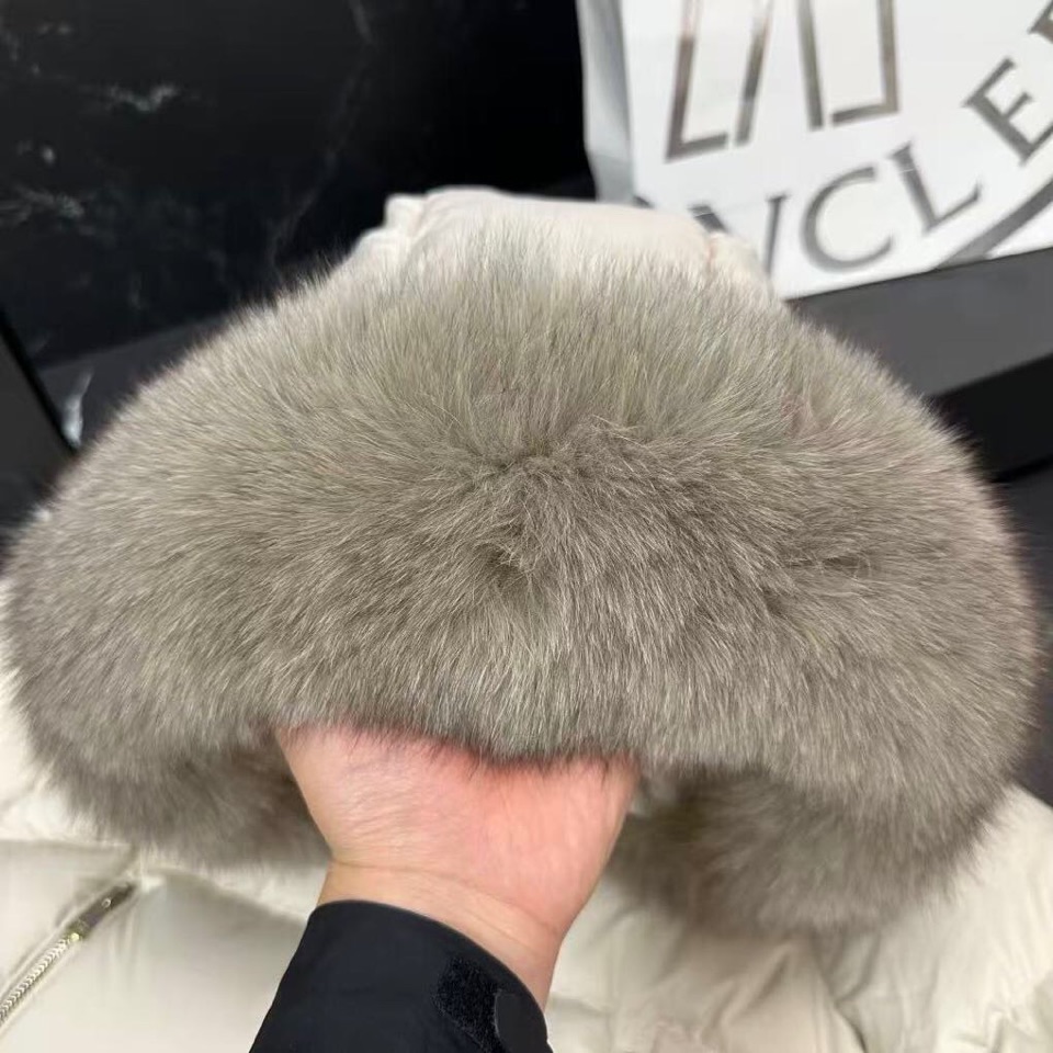 Moncler 蒙口2025秋冬新款🆕🌺女款🌺羽绒服 原版订制五金配件全进口原版定制 欢迎对比 绝对的高