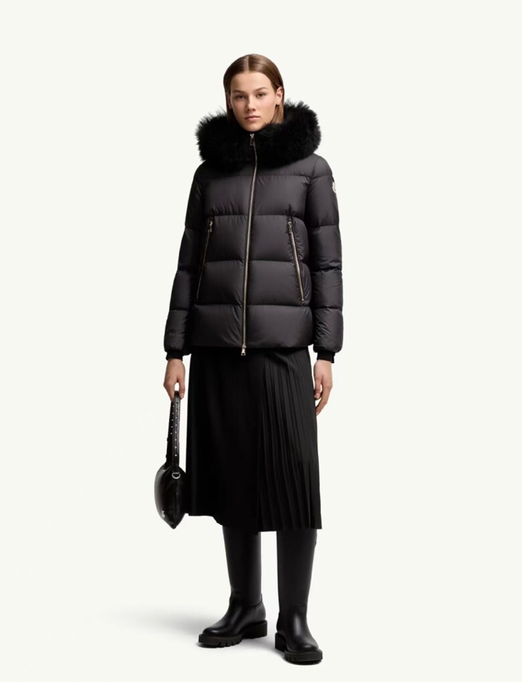 Moncler 蒙口2025秋冬新款🆕🌺女款🌺羽绒服 原版订制五金配件全进口原版定制 欢迎对比 绝对的高