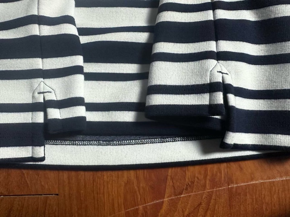 拉夫劳伦RL家蓝白间条长袖厚版翻领长袖T恤POLO衫，350克重纯棉，经典红色马球标刺绣，面料柔软舒适保