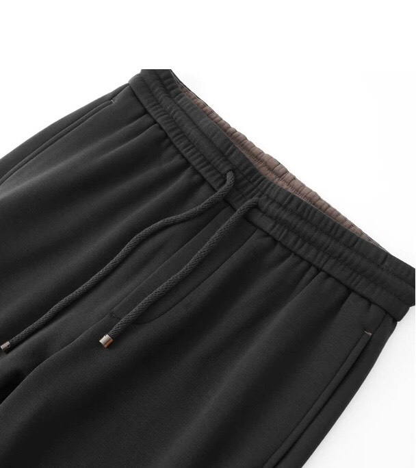 BrunelloCucinelli BC秋冬一体绒加厚加绒休闲裤/卫裤。从深邃意境至温暖叙事，所以采用温