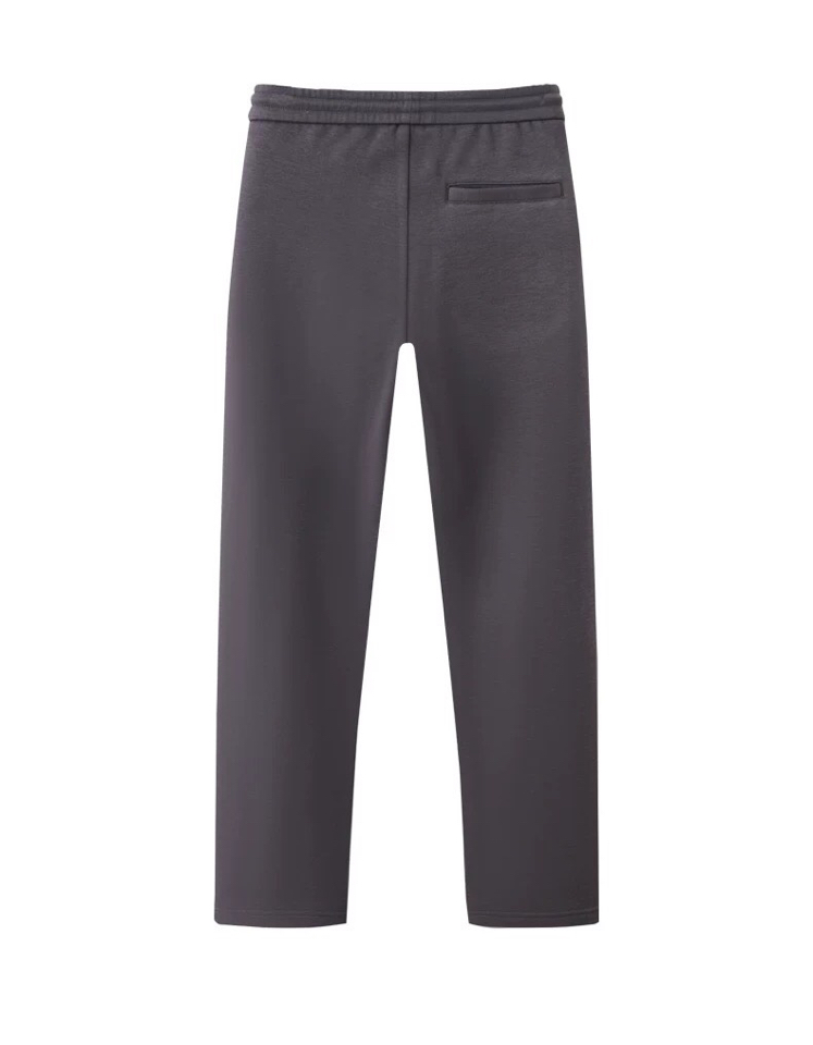 BrunelloCucinelli BC秋冬一体绒加厚加绒休闲裤/卫裤。从深邃意境至温暖叙事，所以采用温