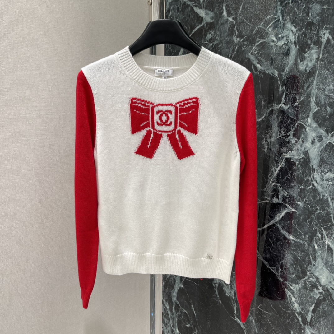 小香 25秋冬新款 撞色拼接长袖毛衣 定制羊毛针织材质手感软糯穿搭舒适套头长袖毛衣裁剪 利用黑白拼色打造