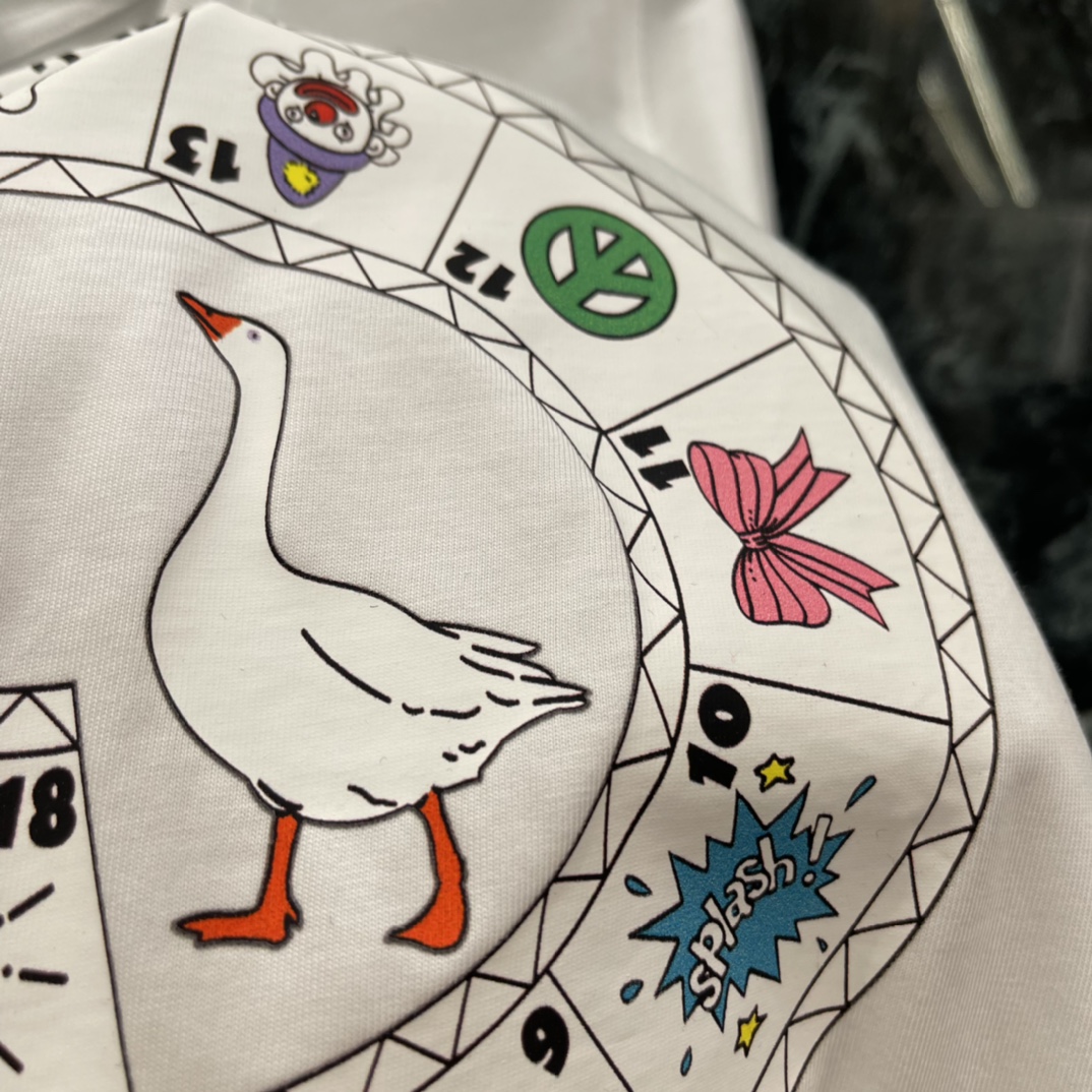 MOSCHIN 25秋冬新款 涂鸦印花针织T恤 正面趣味印花，鹅，太阳，爱心等元素超有辨识度 童趣又时尚