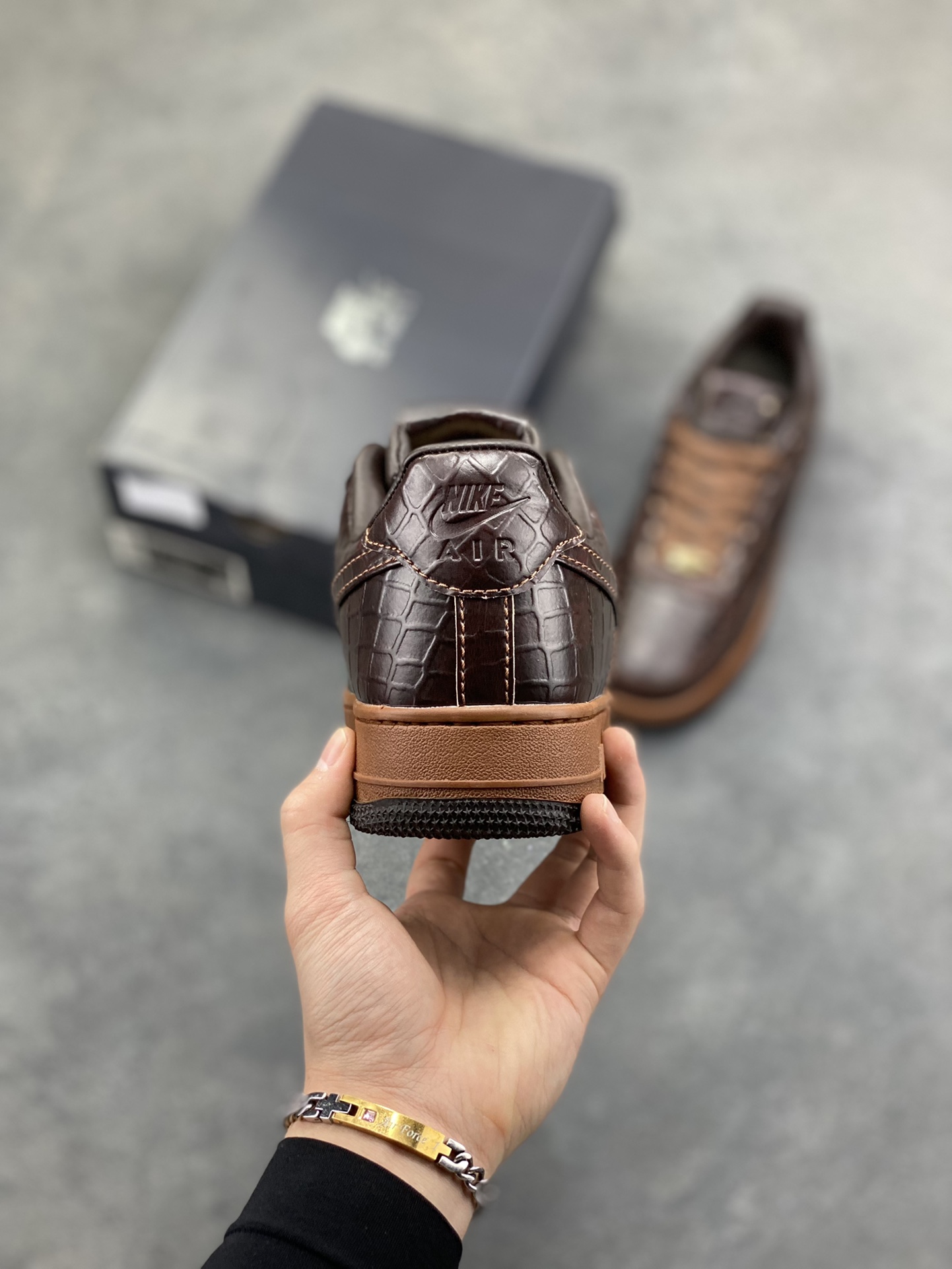 图片[4]-NIke Air Force 1 ‘07 Low 空军一号低帮 运动鞋 休闲鞋 折边针车 工艺难度大 原楦头原纸板 原装鞋盒 定制五金配件 内置全掌气垫 原厂鞋底 货号：II7090-222 尺码：36 36.5 37.5 38 38.5 39 40 40.5 41 42 42.5 43 44 44.5 45-选品中心