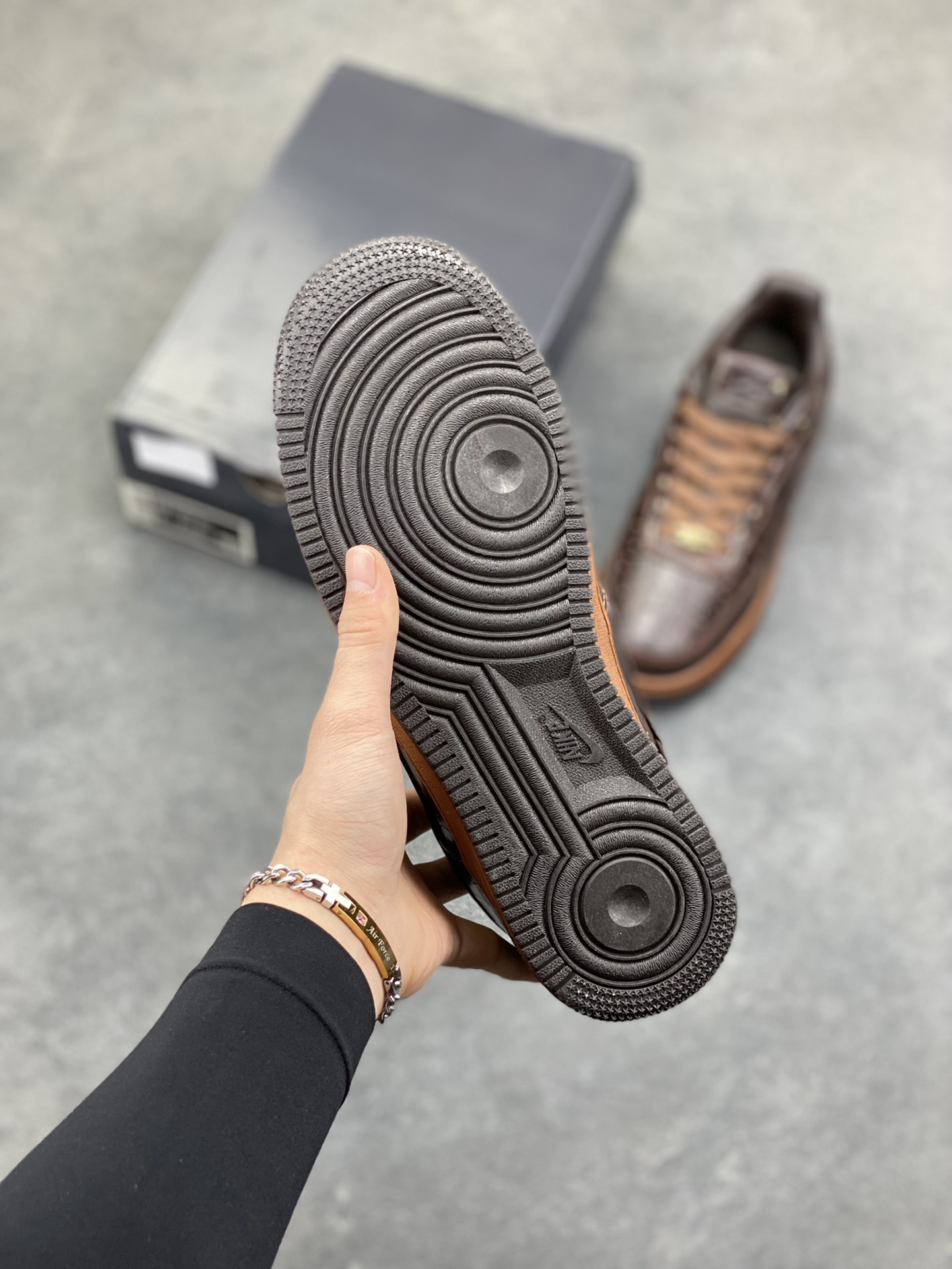 图片[5]-NIke Air Force 1 ‘07 Low 空军一号低帮 运动鞋 休闲鞋 折边针车 工艺难度大 原楦头原纸板 原装鞋盒 定制五金配件 内置全掌气垫 原厂鞋底 货号：II7090-222 尺码：36 36.5 37.5 38 38.5 39 40 40.5 41 42 42.5 43 44 44.5 45-选品中心