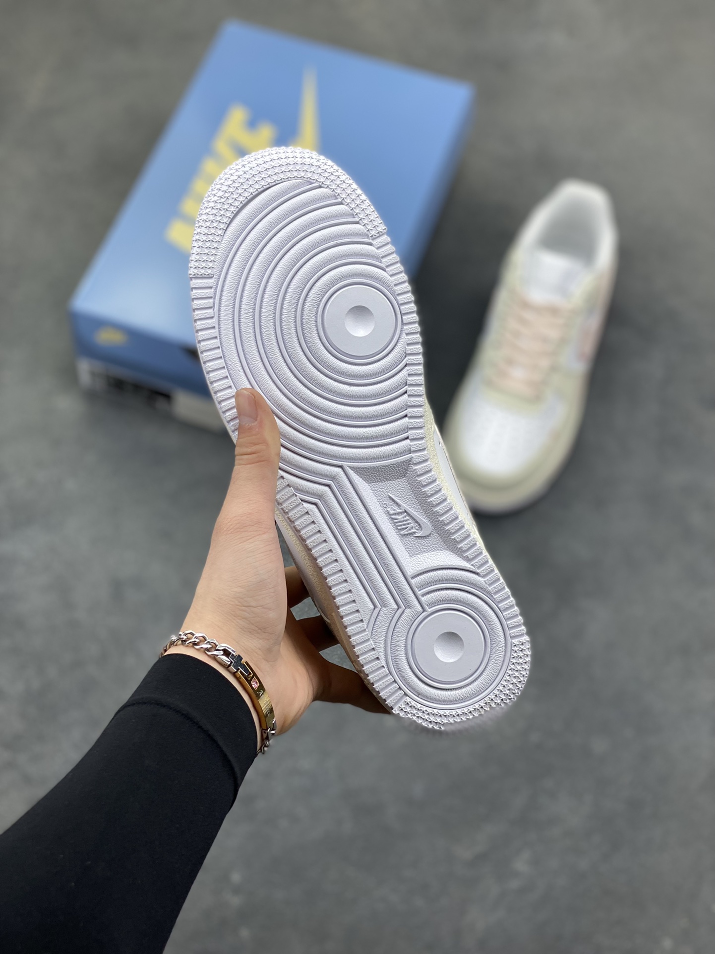 图片[5]-Nike Air Force 1 Low’07 蔷薇之吻 空军一号低帮休闲板鞋 定制皮料 原厂3D打印 定制鞋盒 原楦原纸板 纯正空军版型 内置全掌气垫 货号：ZH0316-150 尺码：36 36.5 37.5 38 38.5 39 40 40.5 41 42 42.5 43 44 44.5 45-选品中心
