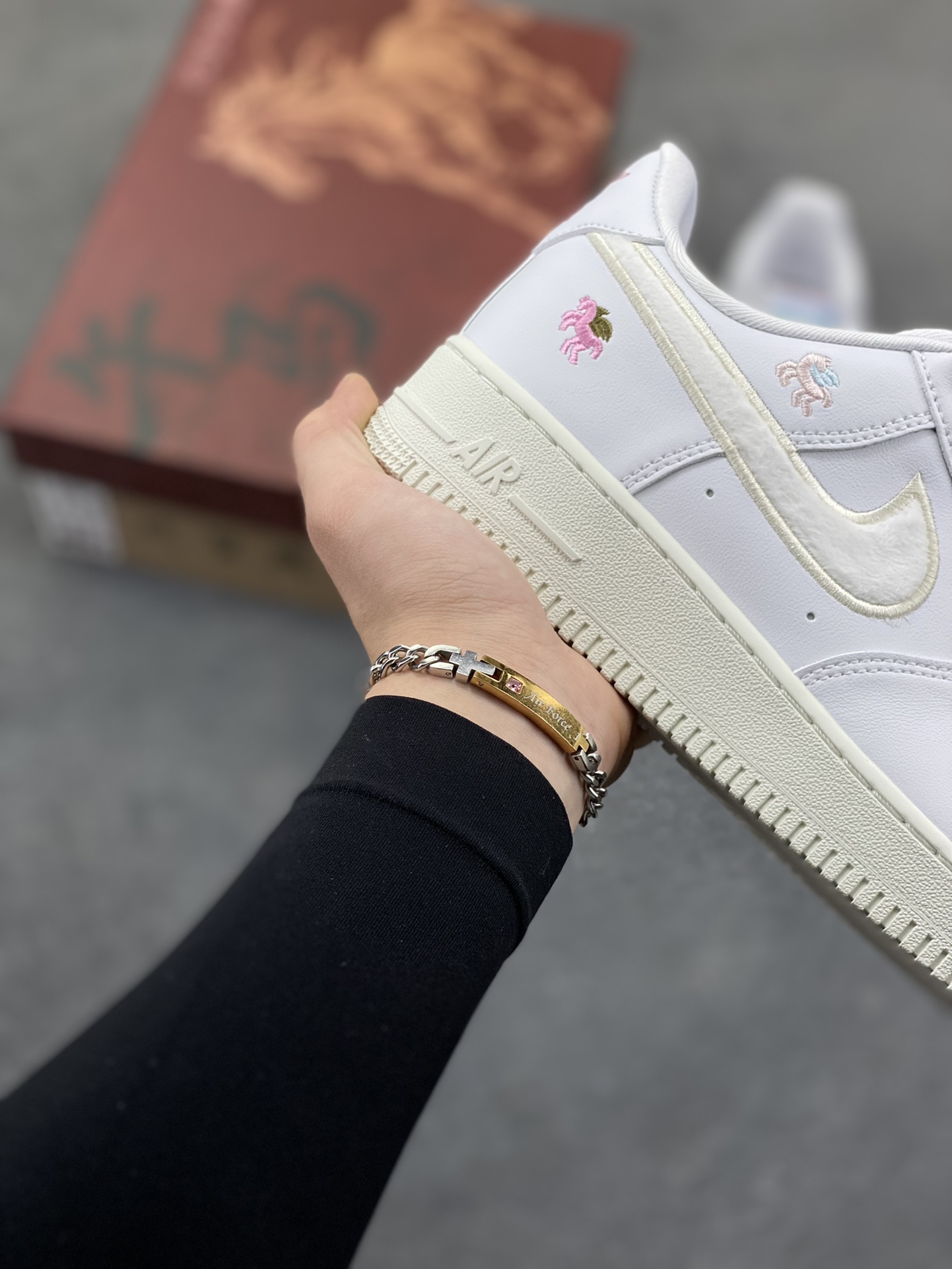 图片[6]-NIke Air Force 1 ‘07 Low 空军一号低帮 运动鞋 休闲鞋 折边针车 工艺难度大 原楦头原纸板 原装鞋盒 定制五金配件 内置全掌气垫 原厂鞋底 货号：CJ9179-001 尺码：36 36.5 37.5 38 38.5 39 40 40.5 41 42 42.5 43 44 44.5 45-选品中心