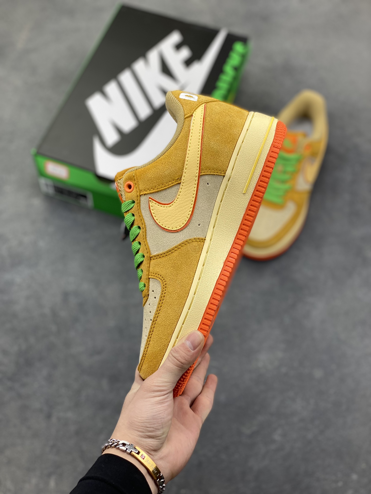 图片[3]-NIke Air Force 1 ‘07 Low 空军一号低帮 运动鞋 休闲鞋 折边针车 工艺难度大 原楦头原纸板 原装鞋盒 定制五金配件 内置全掌气垫 原厂鞋底 货号：IU7612-700 尺码：36 36.5 37.5 38 38.5 39 40 40.5 41 42 42.5 43 44 44.5 45-选品中心