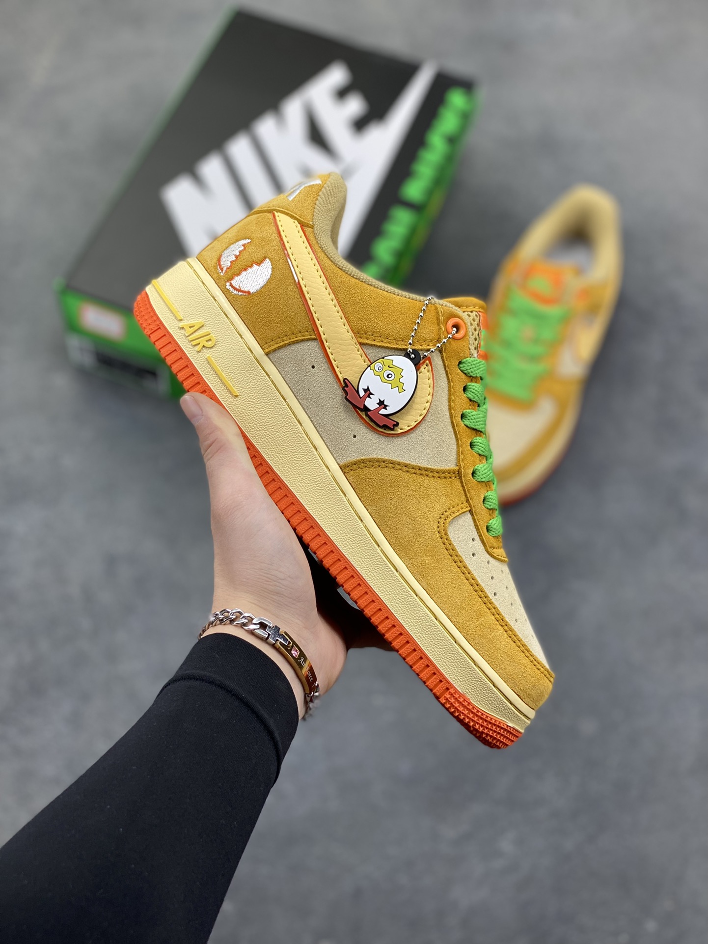 NIke Air Force 1 ‘07 Low 空军一号低帮 运动鞋 休闲鞋 折边针车 工艺难度大 原楦头原纸板 原装鞋盒 定制五金配件 内置全掌气垫 原厂鞋底 货号：IU7612-700 尺码：36 36.5 37.5 38 38.5 39 40 40.5 41 42 42.5 43 44 44.5 45-选品中心