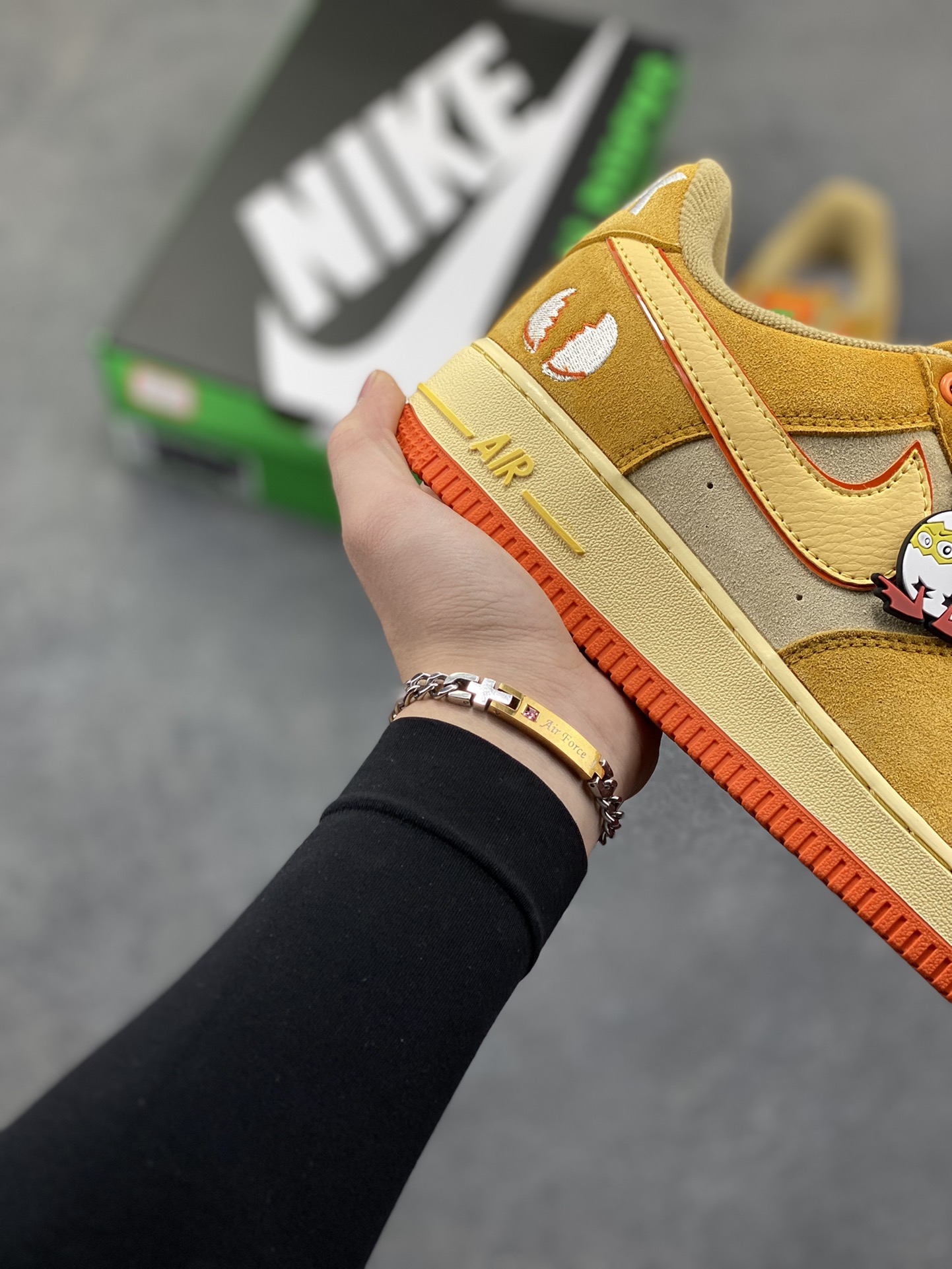 图片[6]-NIke Air Force 1 ‘07 Low 空军一号低帮 运动鞋 休闲鞋 折边针车 工艺难度大 原楦头原纸板 原装鞋盒 定制五金配件 内置全掌气垫 原厂鞋底 货号：IU7612-700 尺码：36 36.5 37.5 38 38.5 39 40 40.5 41 42 42.5 43 44 44.5 45-选品中心